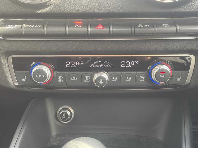 中野市江部の交差点にある黄色い看板が目印の『カーセブン　中野店』です！