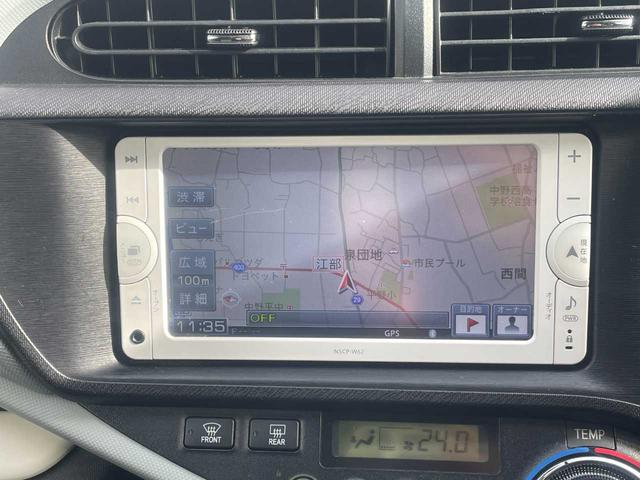 アクア Ｓ　純正ナビ　バックカメラ　ＴＶ　シートヒーター　ＥＴＣ　１５インチアルミホイール　オートライト　オートエアコン　プッシュスタート・スマートキー（5枚目）