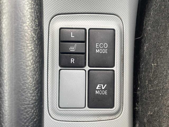 アクア Ｓ　純正ナビ　バックカメラ　ＴＶ　シートヒーター　ＥＴＣ　１５インチアルミホイール　オートライト　オートエアコン　プッシュスタート・スマートキー（8枚目）