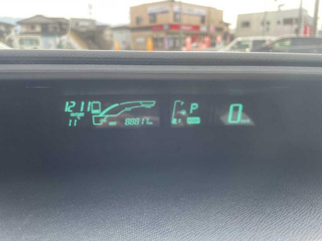 アクア Ｓ　純正ナビ　バックカメラ　ＴＶ　シートヒーター　ＥＴＣ　１５インチアルミホイール　オートライト　オートエアコン　プッシュスタート・スマートキー（9枚目）