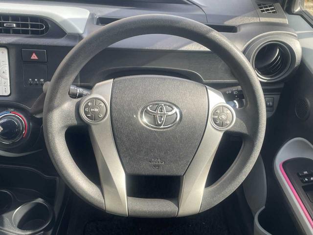 アクア Ｓ　純正ナビ　バックカメラ　ＴＶ　シートヒーター　ＥＴＣ　１５インチアルミホイール　オートライト　オートエアコン　プッシュスタート・スマートキー（11枚目）