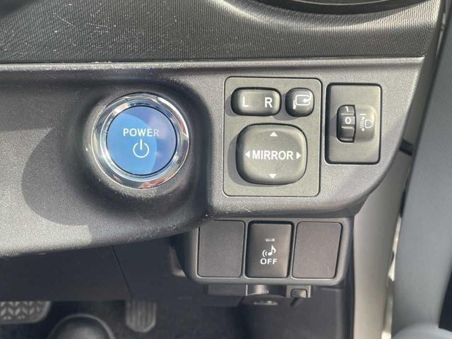 アクア Ｓ　純正ナビ　バックカメラ　ＴＶ　シートヒーター　ＥＴＣ　１５インチアルミホイール　オートライト　オートエアコン　プッシュスタート・スマートキー（14枚目）