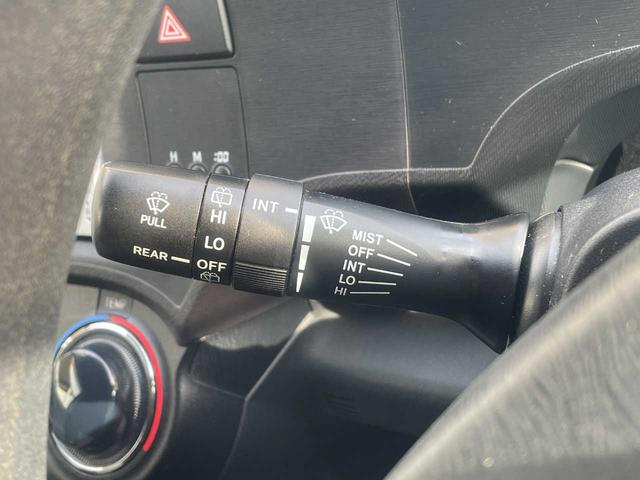 アクア Ｓ　純正ナビ　バックカメラ　ＴＶ　シートヒーター　ＥＴＣ　１５インチアルミホイール　オートライト　オートエアコン　プッシュスタート・スマートキー（16枚目）