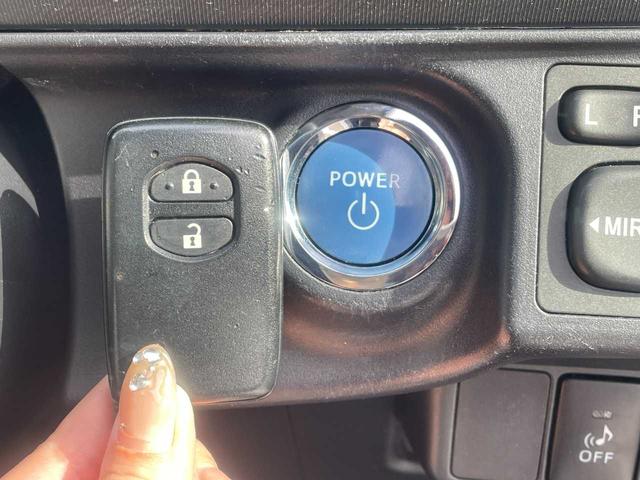 アクア Ｓ　純正ナビ　バックカメラ　ＴＶ　シートヒーター　ＥＴＣ　１５インチアルミホイール　オートライト　オートエアコン　プッシュスタート・スマートキー（18枚目）