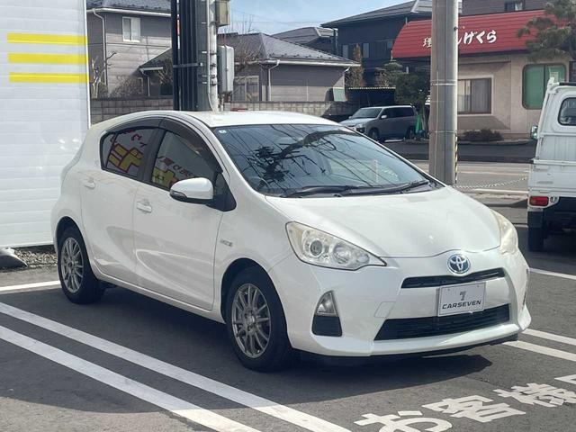 アクア Ｓ　純正ナビ　バックカメラ　ＴＶ　シートヒーター　ＥＴＣ　１５インチアルミホイール　オートライト　オートエアコン　プッシュスタート・スマートキー（35枚目）