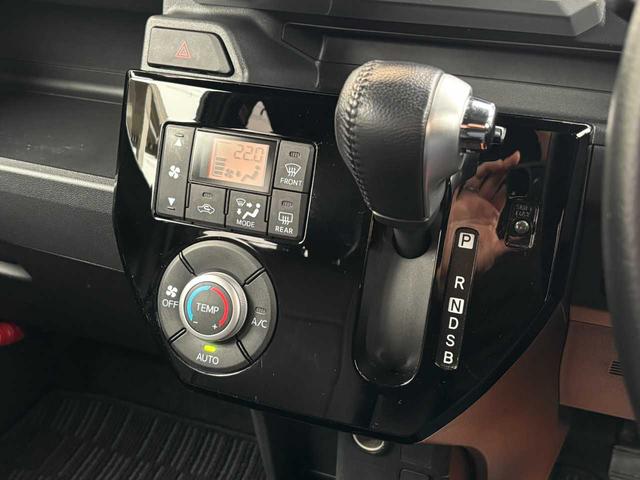 ピクシスメガ Ｇターボ　ＳＡＩＩＩ　ナビ　両側電動スライドドア　ＬＥＤヘッドライト・フォグライト　ドライブレコーダー　レザー調シートカバー　シートヒーター　スマートキー　純正１４インチアルミホイール　取扱説明書　保証書　オートエアコン（17枚目）