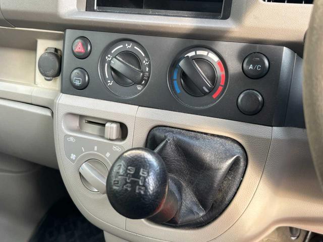 エブリイ ＰＡ　４ＷＤ　５ＭＴ　ＥＴＣ　社外アルミホイール　エアコン　ｃａｒｒｏｚｚｅｒｉａオーディオ　スペアキー（8枚目）