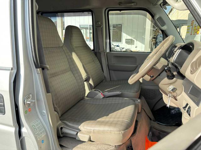 エブリイ ＰＡ　４ＷＤ　５ＭＴ　ＥＴＣ　社外アルミホイール　エアコン　ｃａｒｒｏｚｚｅｒｉａオーディオ　スペアキー（12枚目）