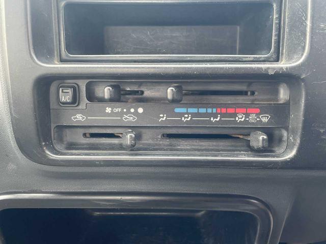ハイゼットトラック エアコン・パワステ スペシャル 4WD エアコン 5速マニュアル 車検R8月7月まで(4枚目)