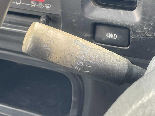 ハイゼットトラック エアコン・パワステ スペシャル 4WD エアコン 5速マニュアル 車検R8月7月まで(9枚目)