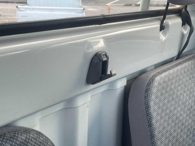 ハイゼットトラック エアコン・パワステ スペシャル 4WD エアコン 5速マニュアル 車検R8月7月まで(12枚目)