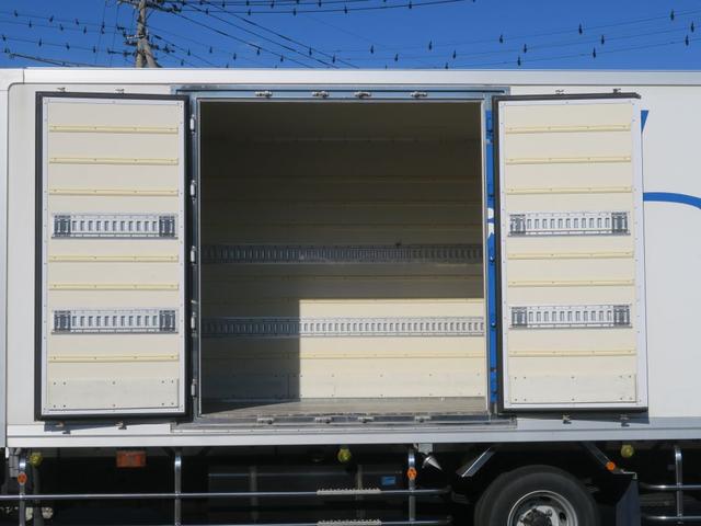ヒノレンジャー 　冷蔵冷凍車　東プレ　－２１℃確認　東プレ　左サイドドア観音Ｗ１８４０　ラッシングレール２段　床キーストン　水抜前後各２ヶ所　リア２枚観音　６速　２１０馬力　長５７８０　幅２２９０　高２１５０（7枚目）