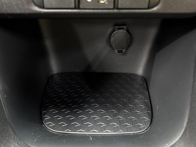 ヤリス ハイブリッドＸ　Ｂｌｕｅｔｏｏｔｈ純正ナビ　Ｂカメ　レインキープ（44枚目）
