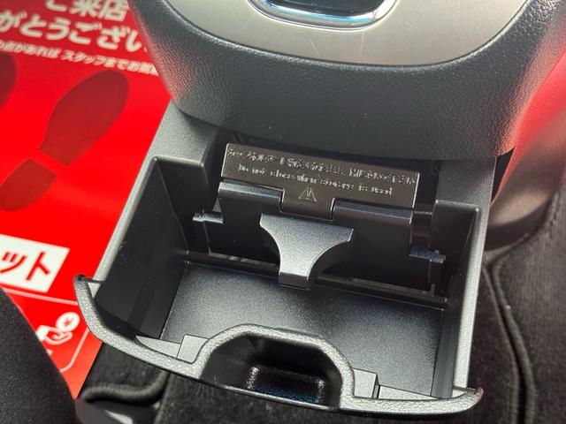 セレナ 20X S-ハイブリッドアドバンスドセーフティパック スマートキー プッシュスタート ナビ テレビ バックカメラ ETC パワースライドドア CVT アルミホイール(27枚目)