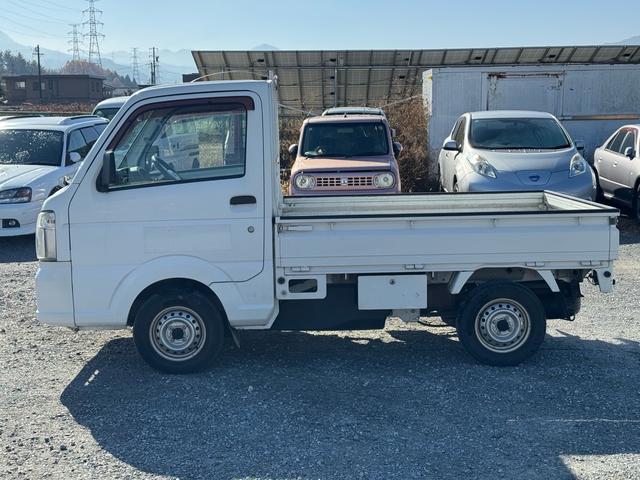 ＮＴ１００クリッパートラック ＤＸ　４ＷＤ　キーレス　エアコン　パワステアリング　５ＭＴ（4枚目）