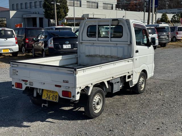 ＮＴ１００クリッパートラック ＤＸ　４ＷＤ　キーレス　エアコン　パワステアリング　５ＭＴ（7枚目）