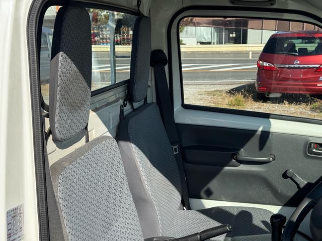 ＮＴ１００クリッパートラック ＤＸ　４ＷＤ　キーレス　エアコン　パワステアリング　５ＭＴ（11枚目）