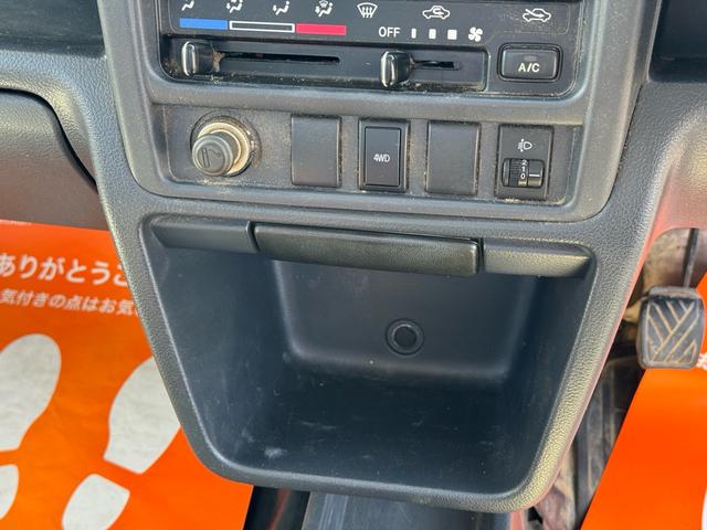 ＮＴ１００クリッパートラック ＤＸ　４ＷＤ　キーレス　エアコン　パワステアリング　５ＭＴ（18枚目）