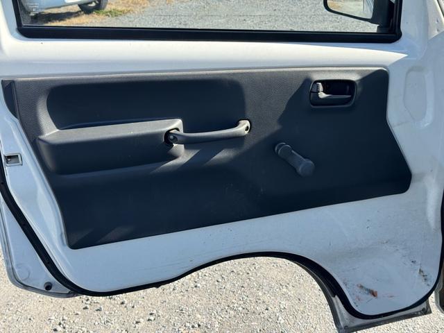 ＮＴ１００クリッパートラック ＤＸ　４ＷＤ　キーレス　エアコン　パワステアリング　５ＭＴ（21枚目）