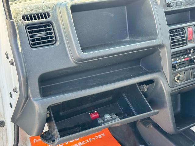 ＮＴ１００クリッパートラック ＤＸ　４ＷＤ　キーレス　エアコン　パワステアリング　５ＭＴ（25枚目）