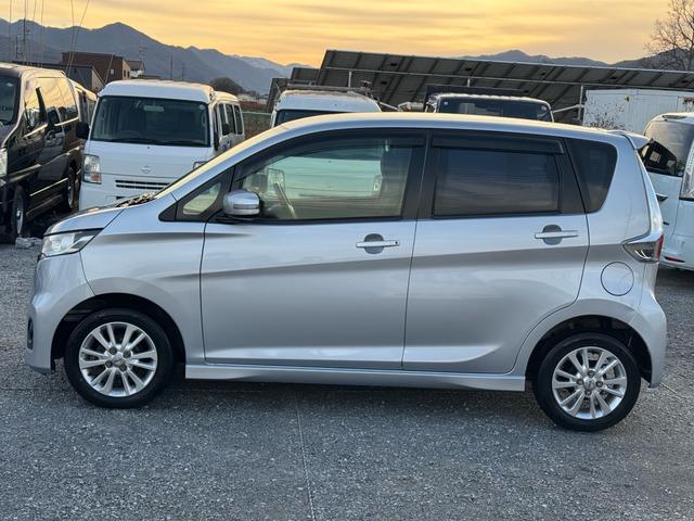 デイズ ハイウェイスター　Ｘ　４ＷＤ　スマートキー　プッシュスタート　ＣＤ　バックカメラ　シートヒーター　ＥＴＣ　アルミホイール　ＣＶＴ（4枚目）