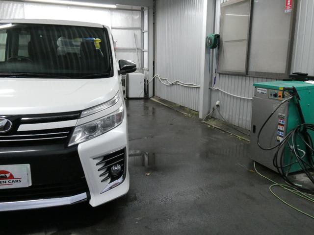 ヴォクシー ＺＳ　煌　関東仕入　自社保証　４ＷＤ　９インチナビ　フルセグ　Ｂｌｕｅｔｏｏｔｈ　オートエアコン　フォグ　プッシュスタート　アイドリング　両側パワスラ　ＥＴＣ　純正アルミ　ＬＥＤ　スマートキー　バックカメラ（8枚目）