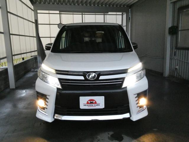 ヴォクシー ＺＳ　煌　関東仕入　自社保証　４ＷＤ　９インチナビ　フルセグ　Ｂｌｕｅｔｏｏｔｈ　オートエアコン　フォグ　プッシュスタート　アイドリング　両側パワスラ　ＥＴＣ　純正アルミ　ＬＥＤ　スマートキー　バックカメラ（9枚目）