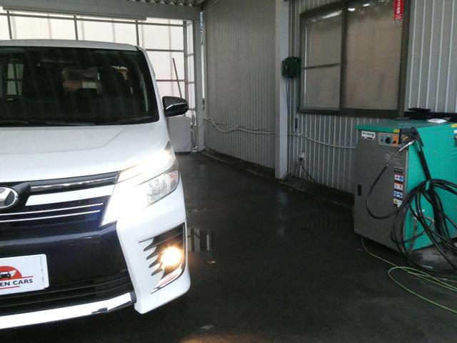 ヴォクシー ＺＳ　煌　関東仕入　自社保証　４ＷＤ　９インチナビ　フルセグ　Ｂｌｕｅｔｏｏｔｈ　オートエアコン　フォグ　プッシュスタート　アイドリング　両側パワスラ　ＥＴＣ　純正アルミ　ＬＥＤ　スマートキー　バックカメラ（11枚目）