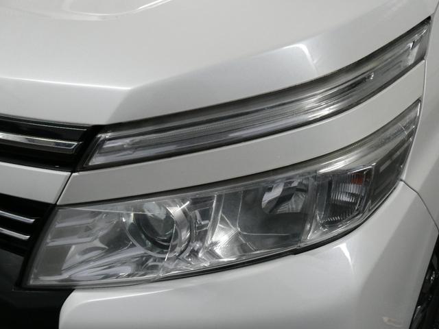 ヴォクシー ＺＳ　煌　関東仕入　自社保証　４ＷＤ　９インチナビ　フルセグ　Ｂｌｕｅｔｏｏｔｈ　オートエアコン　フォグ　プッシュスタート　アイドリング　両側パワスラ　ＥＴＣ　純正アルミ　ＬＥＤ　スマートキー　バックカメラ（14枚目）