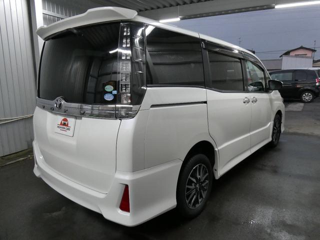 ヴォクシー ＺＳ　煌　関東仕入　自社保証　４ＷＤ　９インチナビ　フルセグ　Ｂｌｕｅｔｏｏｔｈ　オートエアコン　フォグ　プッシュスタート　アイドリング　両側パワスラ　ＥＴＣ　純正アルミ　ＬＥＤ　スマートキー　バックカメラ（19枚目）