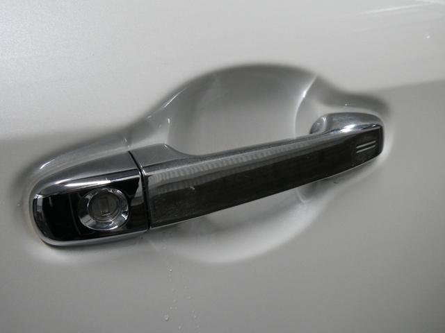 ヴォクシー ＺＳ　煌　関東仕入　自社保証　４ＷＤ　９インチナビ　フルセグ　Ｂｌｕｅｔｏｏｔｈ　オートエアコン　フォグ　プッシュスタート　アイドリング　両側パワスラ　ＥＴＣ　純正アルミ　ＬＥＤ　スマートキー　バックカメラ（20枚目）