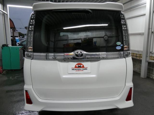 ヴォクシー ＺＳ　煌　関東仕入　自社保証　４ＷＤ　９インチナビ　フルセグ　Ｂｌｕｅｔｏｏｔｈ　オートエアコン　フォグ　プッシュスタート　アイドリング　両側パワスラ　ＥＴＣ　純正アルミ　ＬＥＤ　スマートキー　バックカメラ（21枚目）