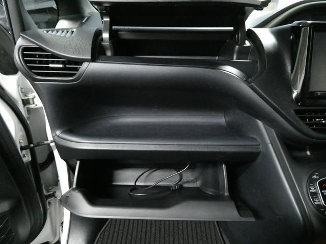 ヴォクシー ＺＳ　煌　関東仕入　自社保証　４ＷＤ　９インチナビ　フルセグ　Ｂｌｕｅｔｏｏｔｈ　オートエアコン　フォグ　プッシュスタート　アイドリング　両側パワスラ　ＥＴＣ　純正アルミ　ＬＥＤ　スマートキー　バックカメラ（65枚目）