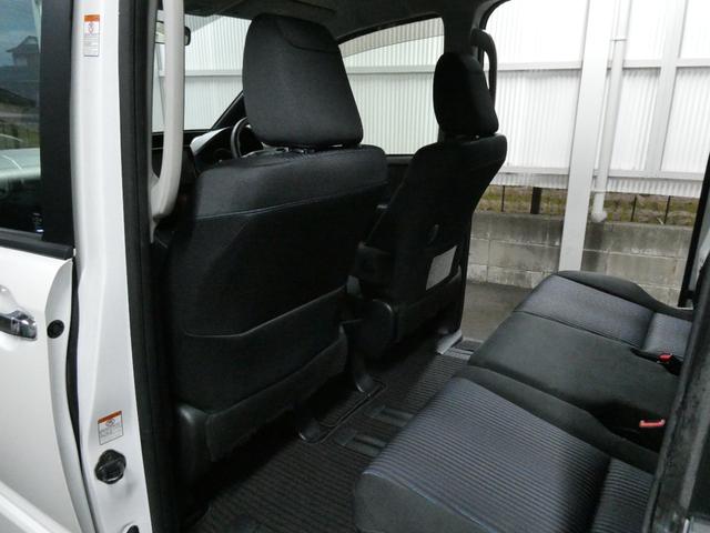 ヴォクシー ＺＳ　煌　関東仕入　自社保証　４ＷＤ　９インチナビ　フルセグ　Ｂｌｕｅｔｏｏｔｈ　オートエアコン　フォグ　プッシュスタート　アイドリング　両側パワスラ　ＥＴＣ　純正アルミ　ＬＥＤ　スマートキー　バックカメラ（70枚目）