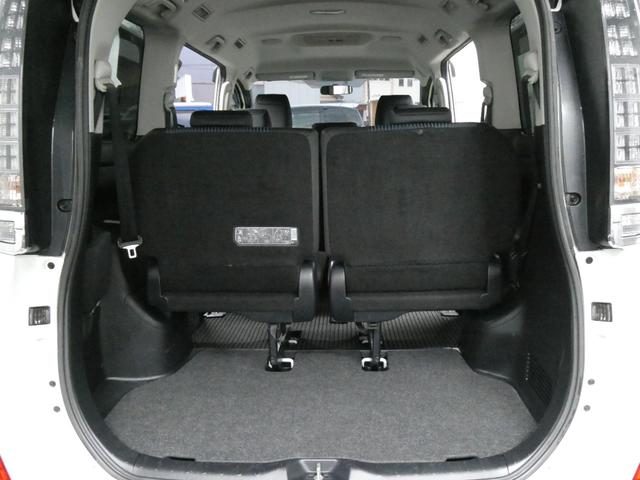 ヴォクシー ＺＳ　煌　関東仕入　自社保証　４ＷＤ　９インチナビ　フルセグ　Ｂｌｕｅｔｏｏｔｈ　オートエアコン　フォグ　プッシュスタート　アイドリング　両側パワスラ　ＥＴＣ　純正アルミ　ＬＥＤ　スマートキー　バックカメラ（78枚目）