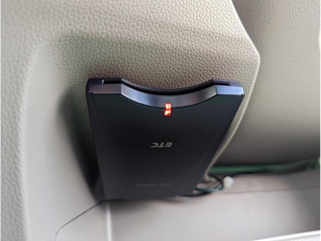 G・Lパッケージ 社外ナビ Bluetooth接続 TV DVD ETC バックカメラ HIDヘッドライト オートエアコン 衝突安全ボディ 横滑り防止システム ベンチシート 社外アルミホイール 新品タイヤ 禁煙車(7枚目)