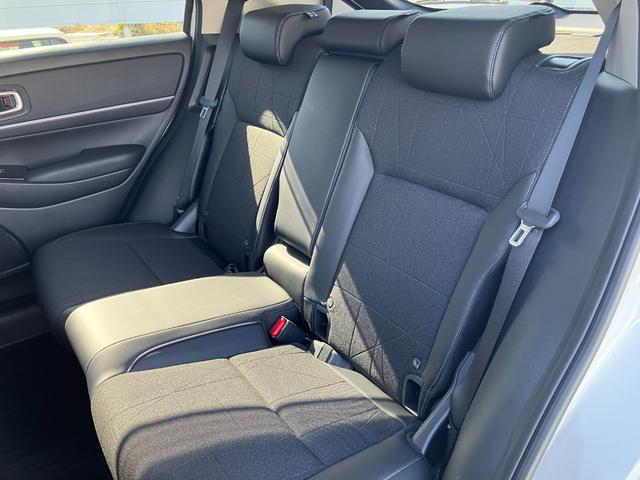 ヴェゼル e:HEV Z 衝突回避支援ブレーキ機能 スマキ Pトランク フルオートエアコン オートLED エアバッグ 両席エアバック パワーウィンドウ LEDランプ ソナー クルーズC キーレスエントリー シートヒータ(20枚目)