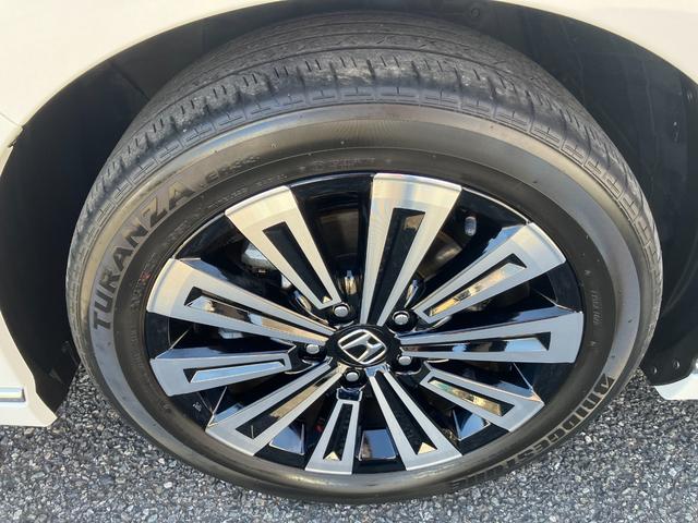 ステップワゴン ｅ：ＨＥＶスパーダ　プレミアムライン　Ｐテールゲート　Ｗエアコン　クリアランスソナ　クルーズＣ　助手席エアバッグ　スマートＫ　シ－トヒ－タ－　オットマン　ＬＥＤライト　キーフリー　フルフラット　オートライト　ＡＢＳ　オートハイビーム（33枚目）