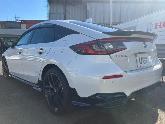 シビック ｅ：ＨＥＶ　ｅ：ＨＥＶ　エアロパーツ装備　２トーン仕様　半革シート　盗難防止システム　レーンアシスト　Ｂｌｕｅｔｏｏｔｈオーディオ　クリアランスソナー　オートクルーズコントロール　地デジフルセグ　後カメラ　禁煙（7枚目）