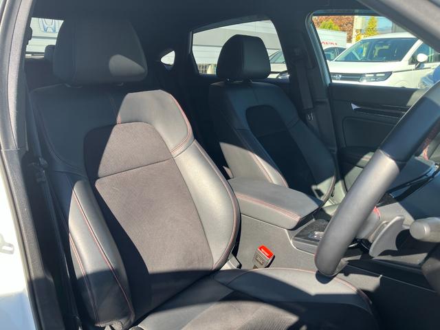 シビック ｅ：ＨＥＶ　ｅ：ＨＥＶ　エアロパーツ装備　２トーン仕様　半革シート　盗難防止システム　レーンアシスト　Ｂｌｕｅｔｏｏｔｈオーディオ　クリアランスソナー　オートクルーズコントロール　地デジフルセグ　後カメラ　禁煙（10枚目）