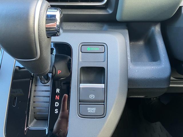 �I�[�g�u���[�L�z�[���h�@�\�t���d�q�p�[�L���O�u���[�L�I�u���[�L�y�_���𑫂��痣���Ă���ԏ�Ԃ�ۂ��܂��B�A�N�Z���𓥂߂Ύ����Ńu���[�L����������A���i�\�I