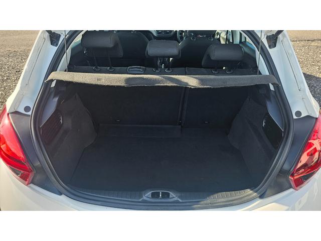 ２０８ スタイル　ＥＴＣ　ナビゲーション　ＭＴ５　関東仕入　エアバッグ　ＡＢＳ　ＥＳＣ　ＵＳＢ入力端子　Ｂｌｕｅｔｏｏｔｈ接続　エアコン　パワステ　パワーウィンドウ（2枚目）