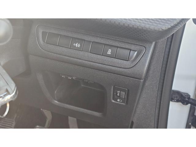 ２０８ スタイル　ＥＴＣ　ナビゲーション　ＭＴ５　関東仕入　エアバッグ　ＡＢＳ　ＥＳＣ　ＵＳＢ入力端子　Ｂｌｕｅｔｏｏｔｈ接続　エアコン　パワステ　パワーウィンドウ（13枚目）