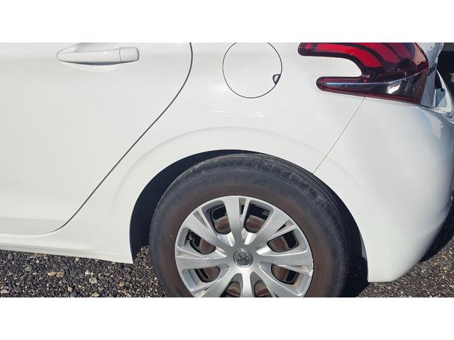 ２０８ スタイル　ＥＴＣ　ナビゲーション　ＭＴ５　関東仕入　エアバッグ　ＡＢＳ　ＥＳＣ　ＵＳＢ入力端子　Ｂｌｕｅｔｏｏｔｈ接続　エアコン　パワステ　パワーウィンドウ（23枚目）