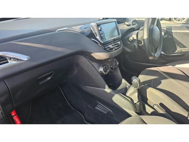 ２０８ スタイル　ＥＴＣ　ナビゲーション　ＭＴ５　関東仕入　エアバッグ　ＡＢＳ　ＥＳＣ　ＵＳＢ入力端子　Ｂｌｕｅｔｏｏｔｈ接続　エアコン　パワステ　パワーウィンドウ（29枚目）