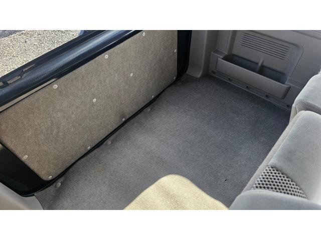 エブリイワゴン ＰＺターボスペシャル　ハイルーフ　４ＷＤ　キーレスエントリー　盗難防止システム　衝突安全ボディ　フルフラット　シートヒーター　エアコン　パワステ　パワーウィンドウ　エアバッグ　ＡＢＳ（8枚目）