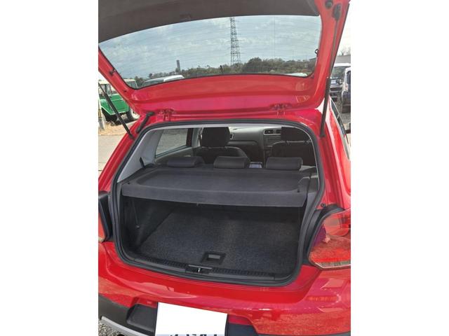 ポロ クロスポロ　車検８年９月　ナビ　テレビ　バックカメラ　記録簿（10枚目）