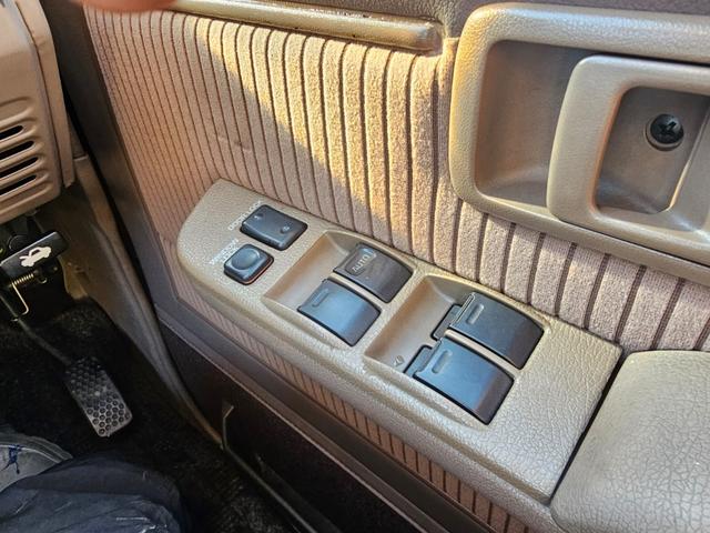 ランドクルーザープラド EX5 ワンオーナー AT パワステ エアコン パワーウインドウ 4WD 四駆切り替え NARDIハンドル(29枚目)