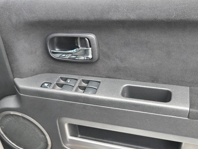 デリカＤ：５ Ｄ　パワーパッケージ　４ＷＤ　ナビ　バックカメラ　シートヒーター　両側電動スライドドア　切り替四駆　三列シート　キーレスエントリー　衝突安全ボディ　寒冷地仕様　ＨＩＤ　スマートキー　エアバッグ　ＡＢＳ　ダブルエアコン（14枚目）