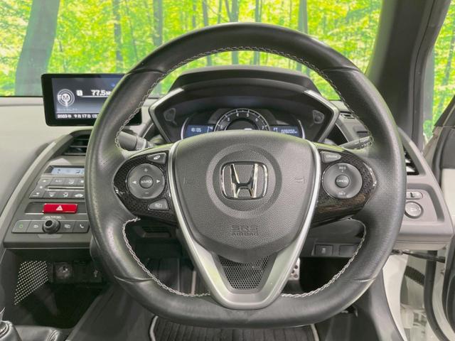 α 6MT車 バックカメラ Bluetooth再生 ハーフレザーシート LEDヘッド クルコン スマートキー オートライト 革巻きステアリング ステアリングスイッチ 純正15インチAW 盗難防止装置(11枚目)
